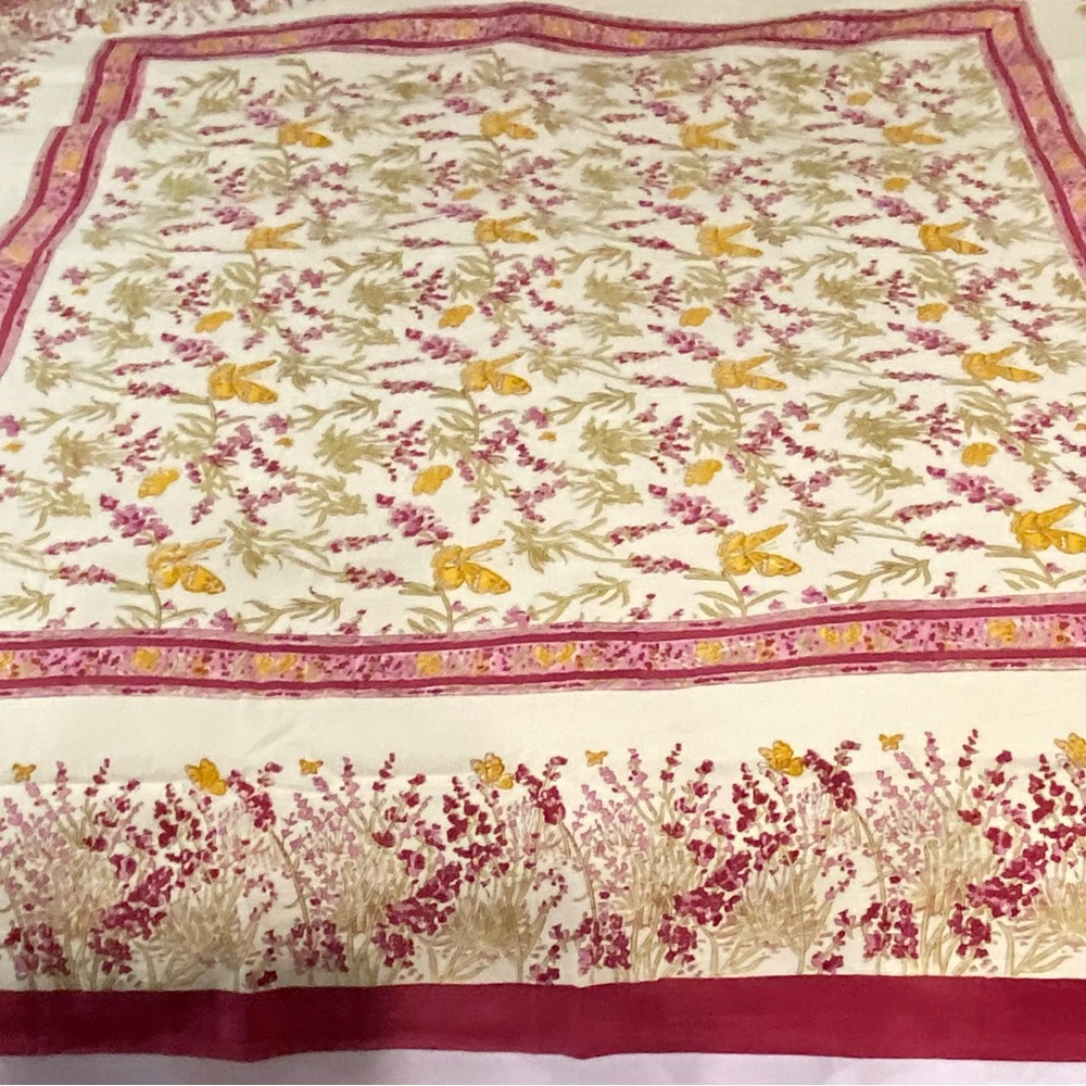 Elegant Floral Tablecloth - Pink and Yellow